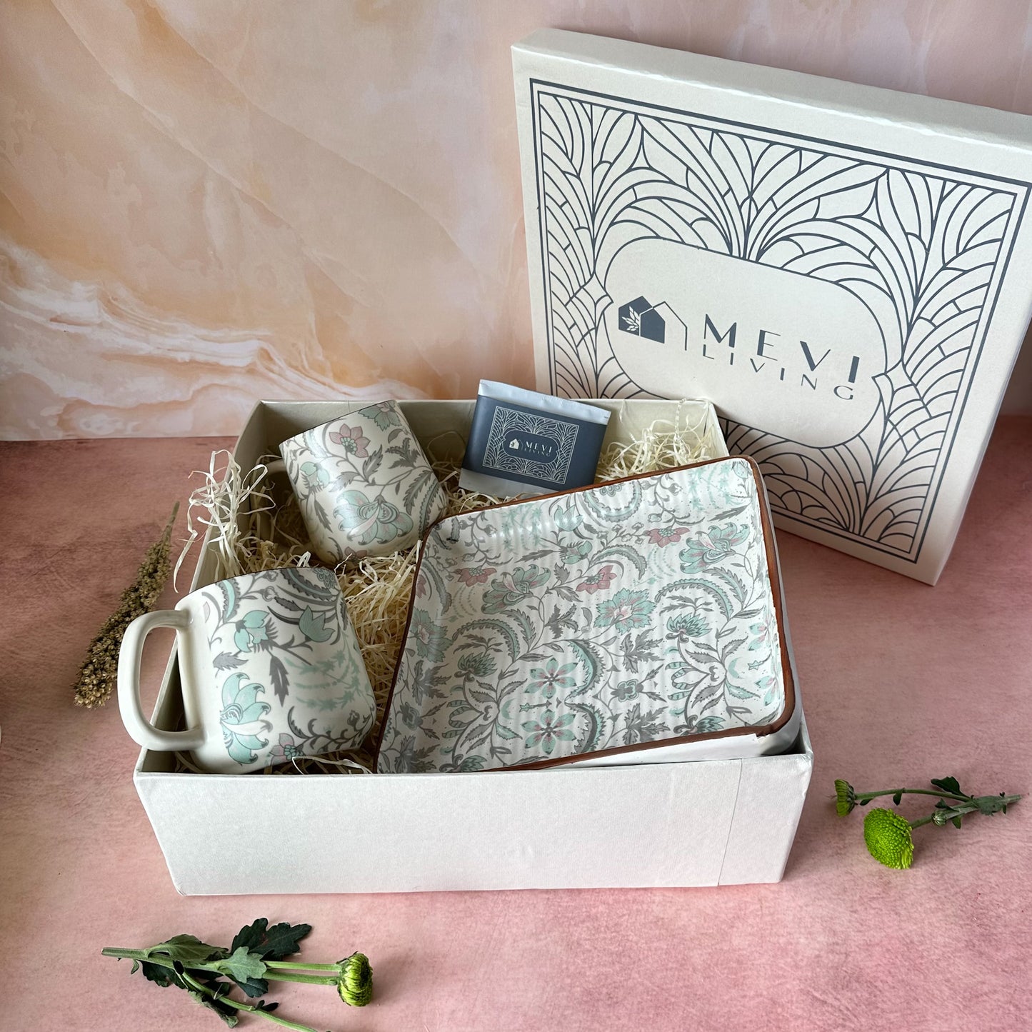 Windsor Bloom Day Dream Mug & Platter set