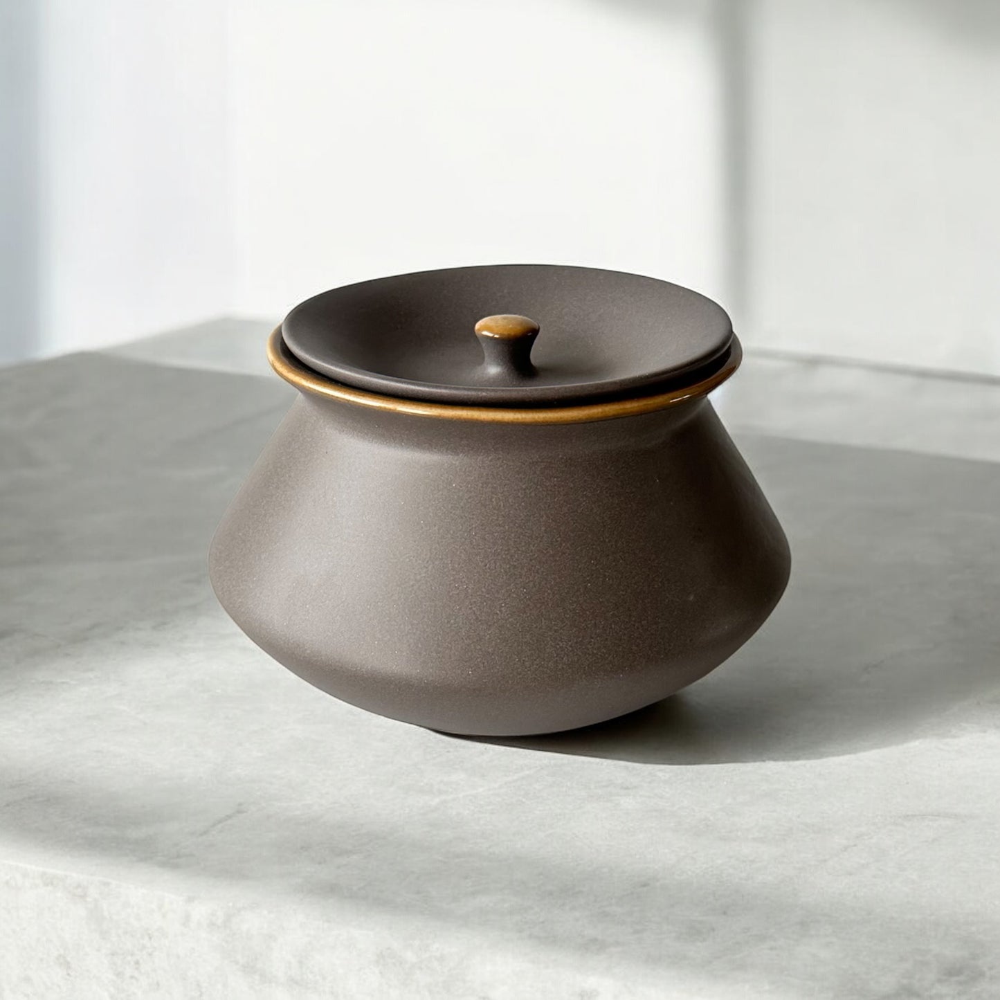 Grisaille Handi Pot