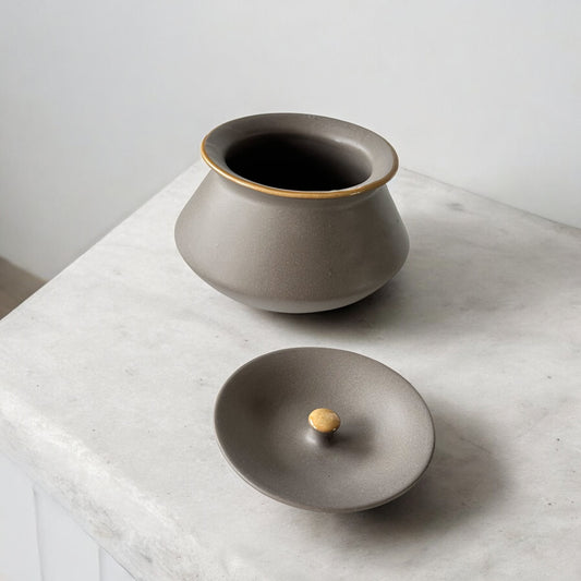 Grisaille Handi Pot