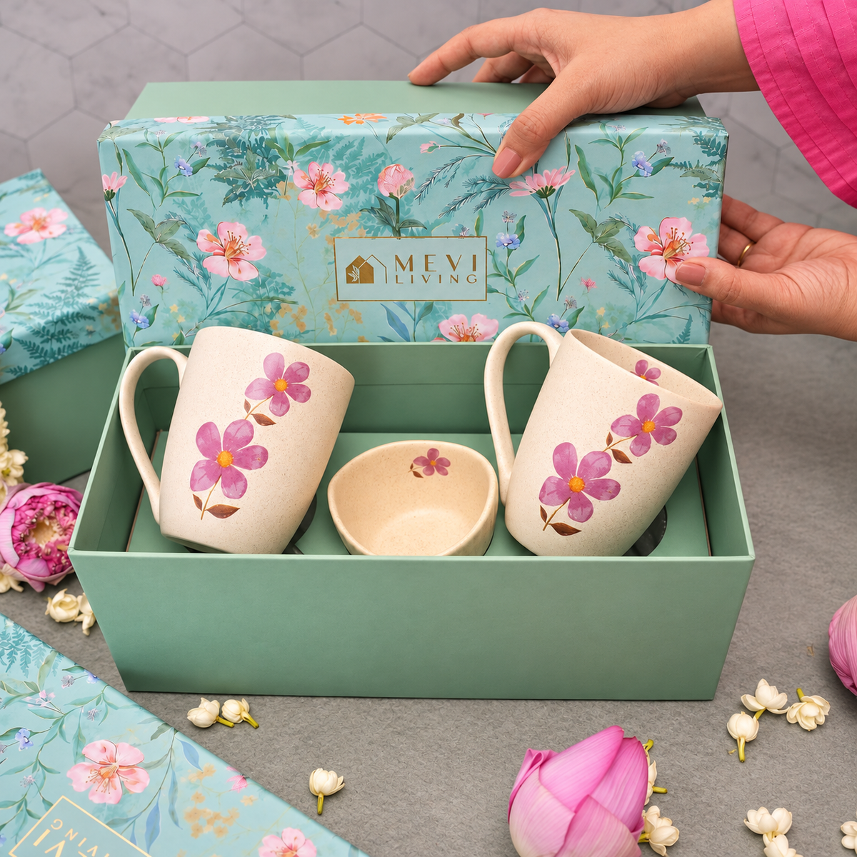 A Garden Affair Mugs & Mini Bowl Gift Set – Blush