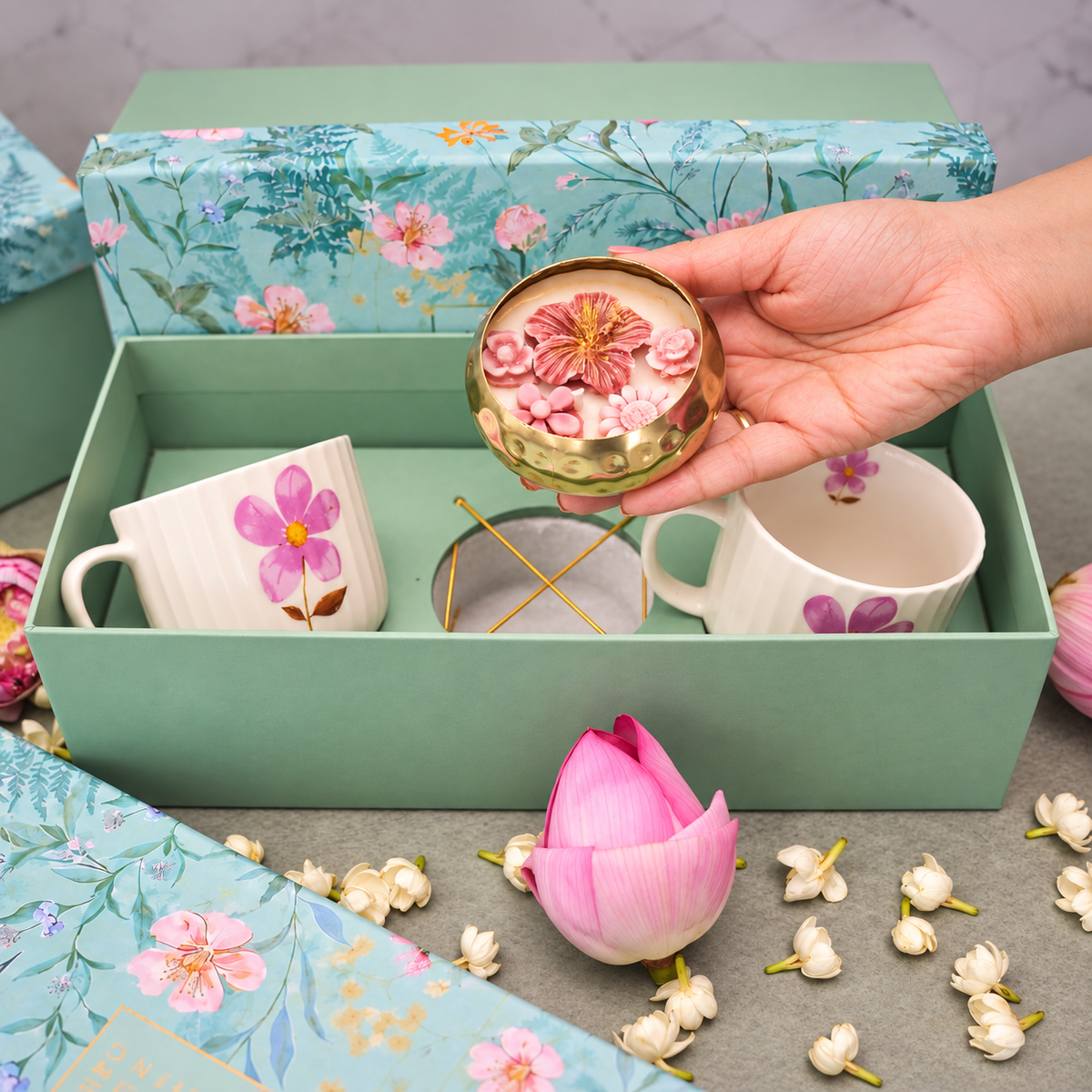 A Garden Affair Cups & Urli Gift Set – Daisy