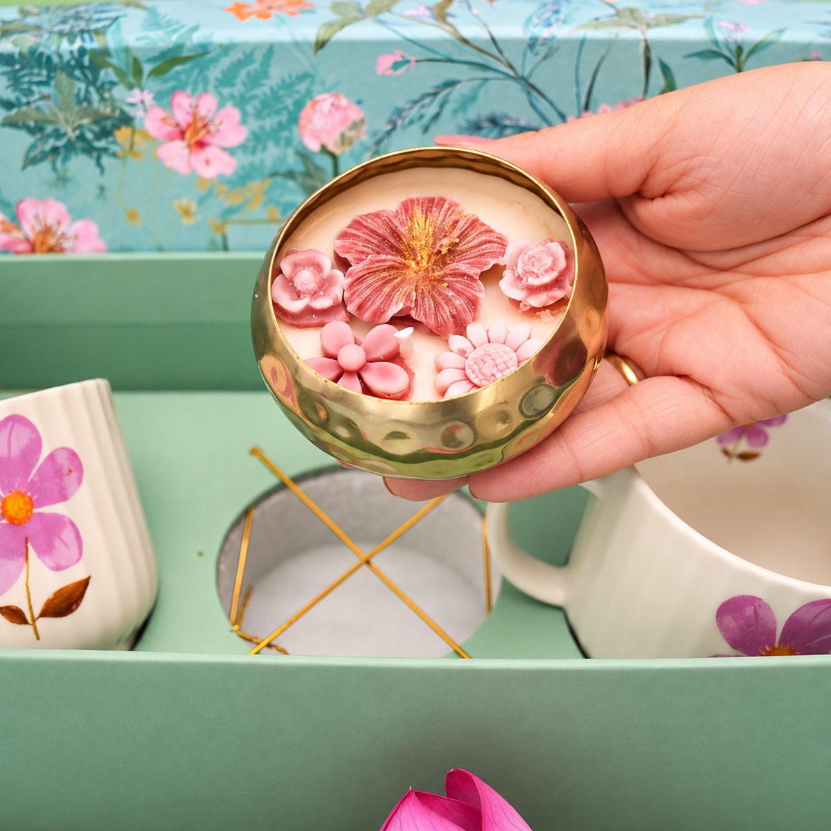 A Garden Affair Cups & Urli Gift Set – Daisy