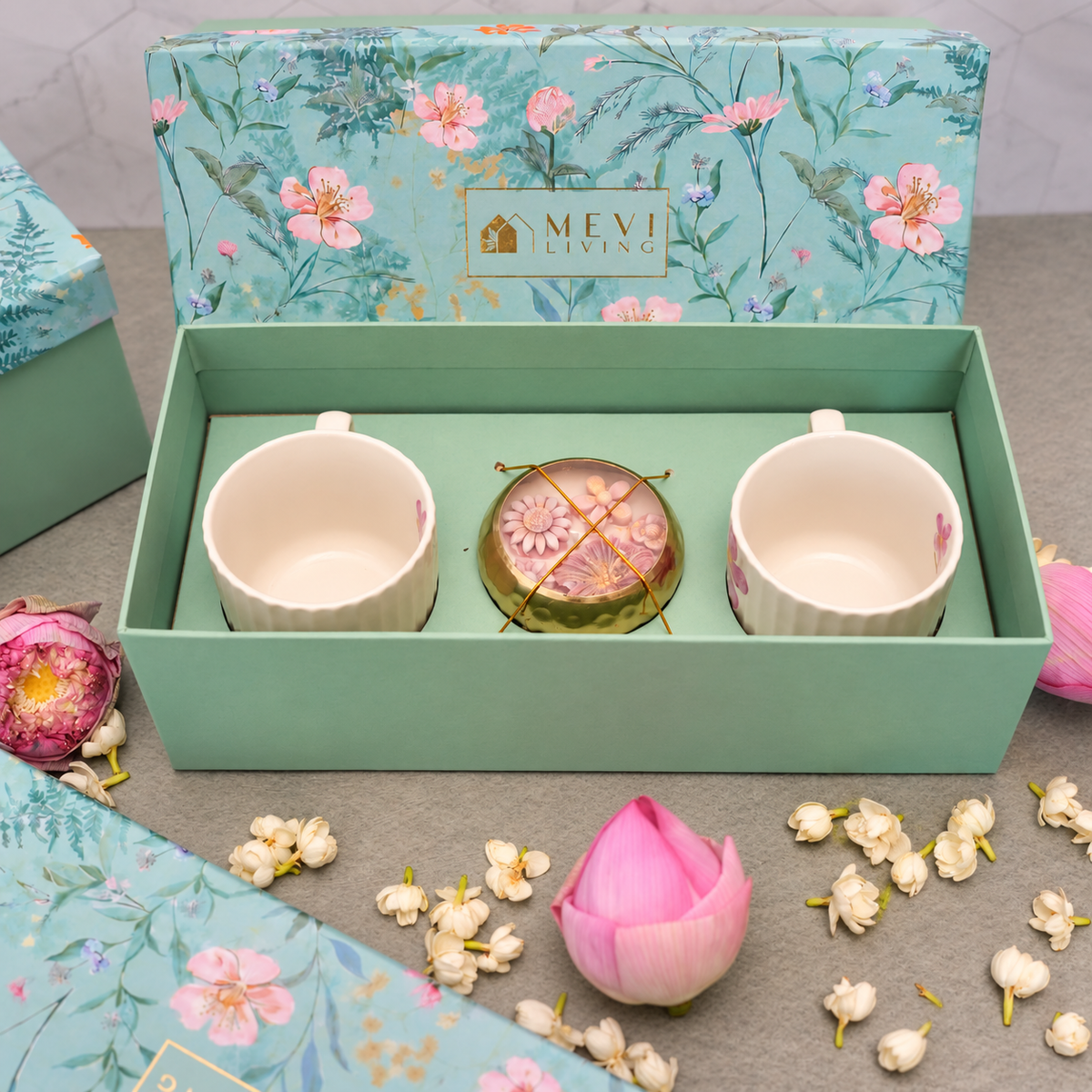 A Garden Affair Cups & Urli Gift Set – Daisy