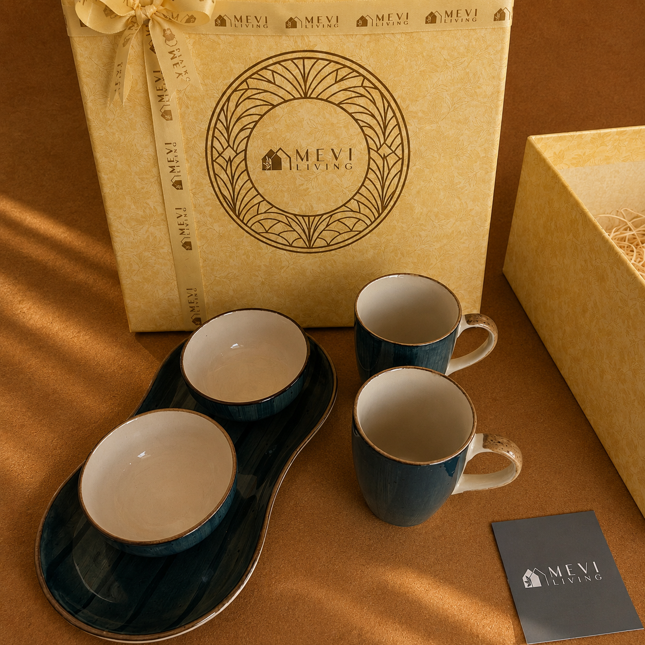 Elm Platter & Pour Gift Set