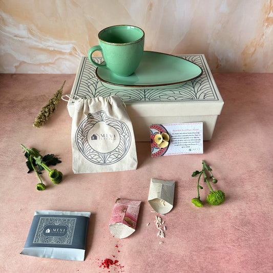 Willow Latte & Crumbs gift set