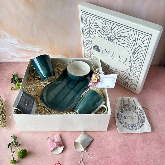 Elm platter & pour gift set