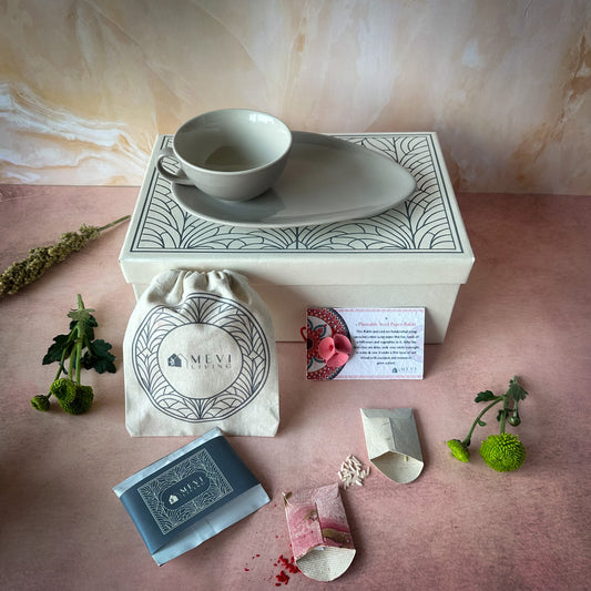 Doe Latte & Crumbs gift set