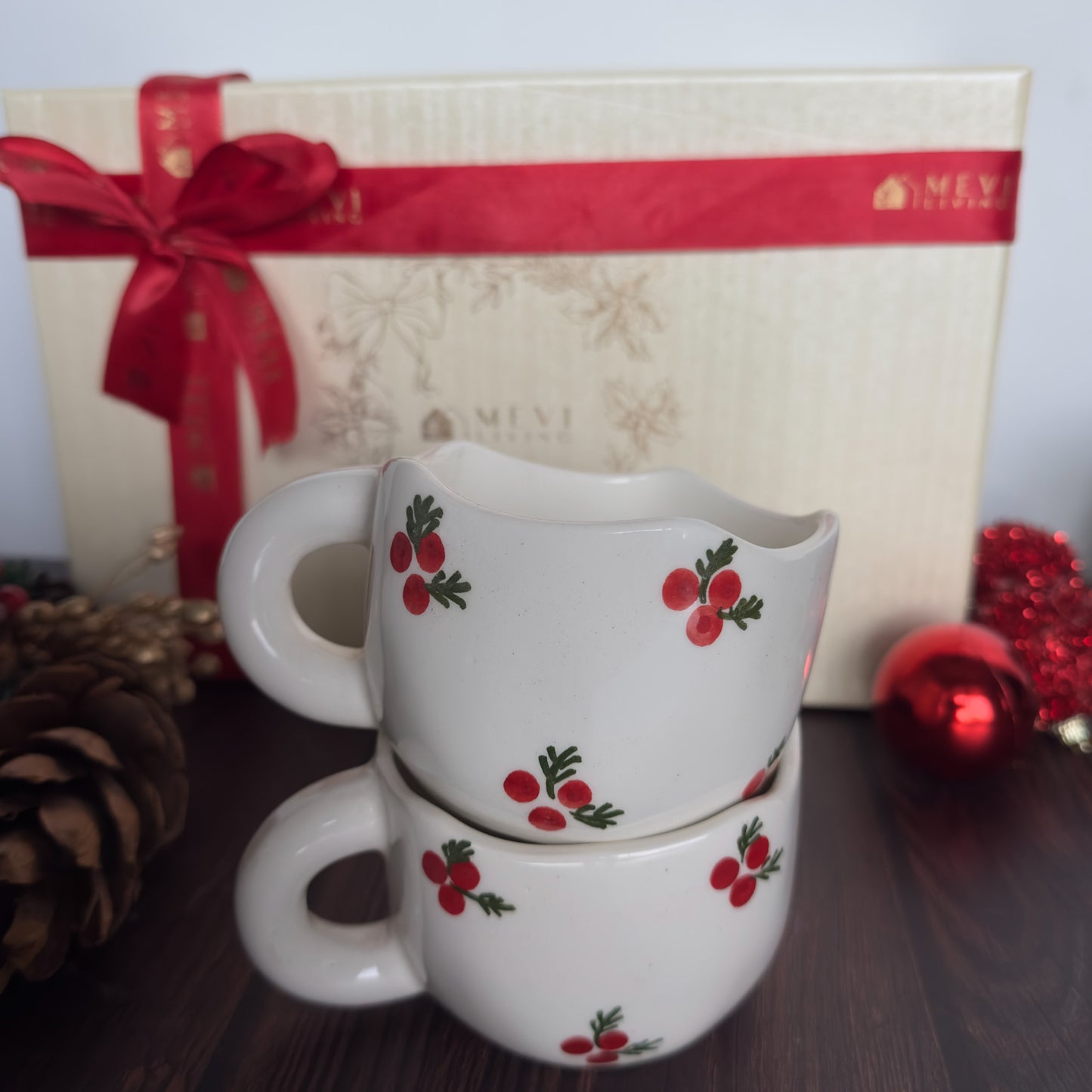 Holly Cheer Holiday Gift Set