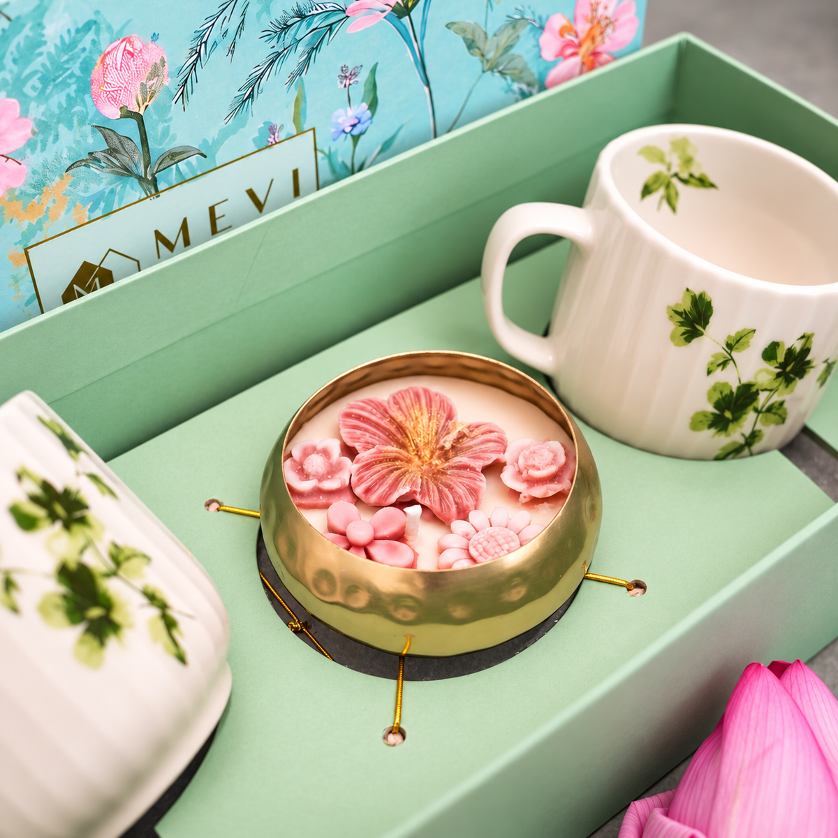 A Garden Affair Cups & Candle Urli Set – Ivy